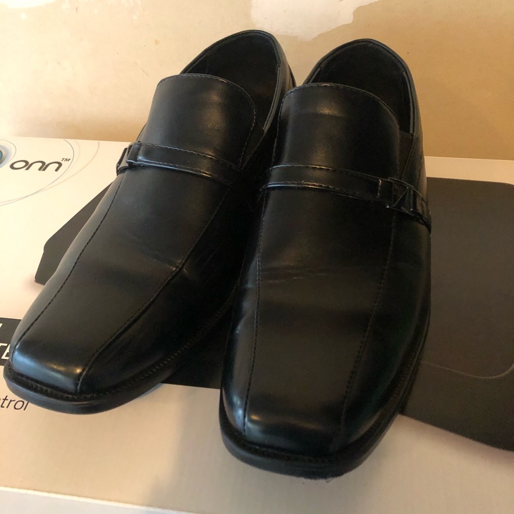 Dress shoes